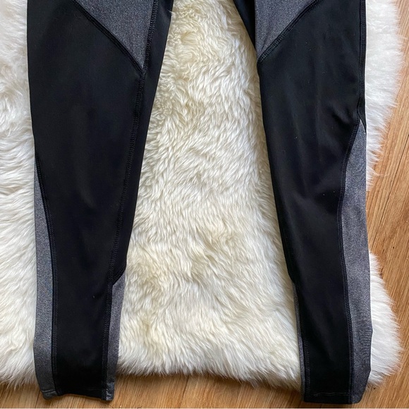 VS PINK Ultimate Black and Gray Color Block Leggings XS - Picture 5 of 7